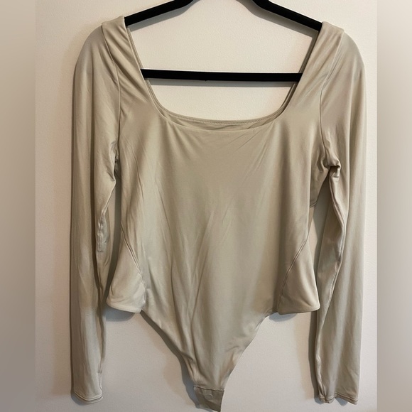 LULULEMON-Wundermost Ultra-Soft Nulu Square-Neck Long-Sleeve - Picture 3 of 8
